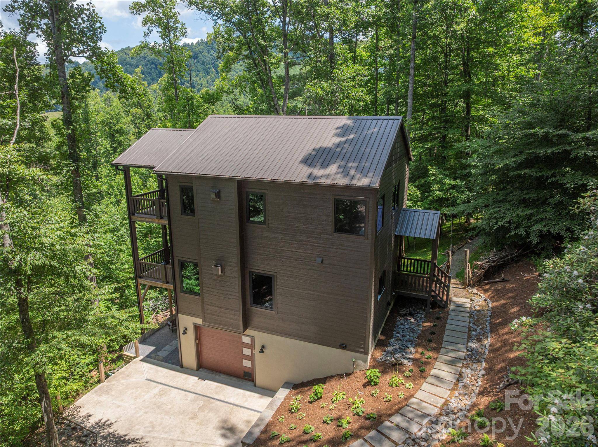 30 Garren View DR, Fairview, NC 28730