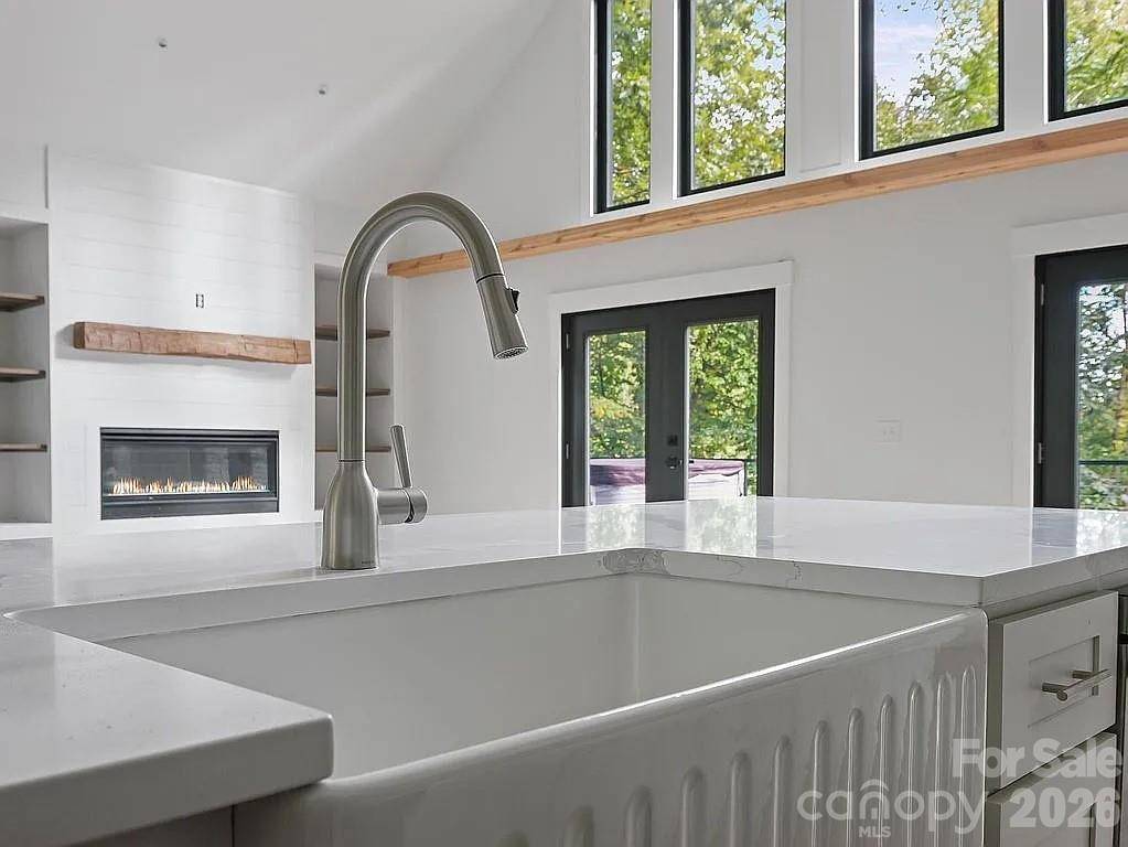 384 Cascada Vista DR, Chimney Rock, NC 28720