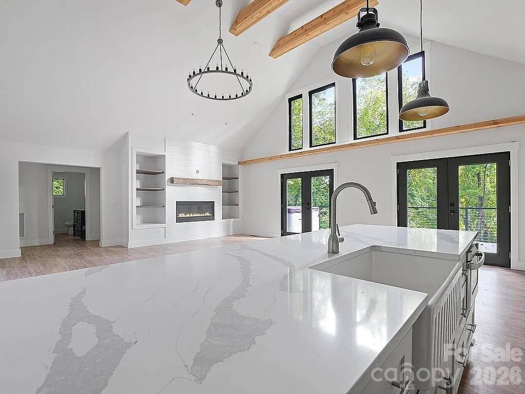 384 Cascada Vista DR, Chimney Rock, NC 28720