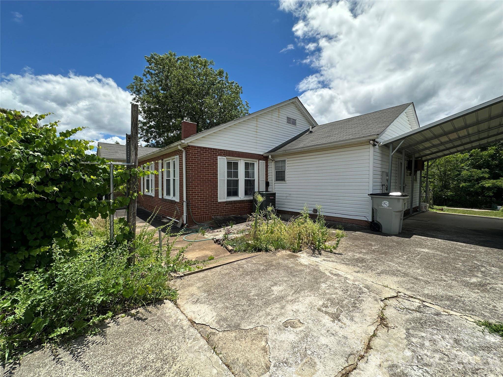 502 Connelly Springs RD SW, Lenoir, NC 28645