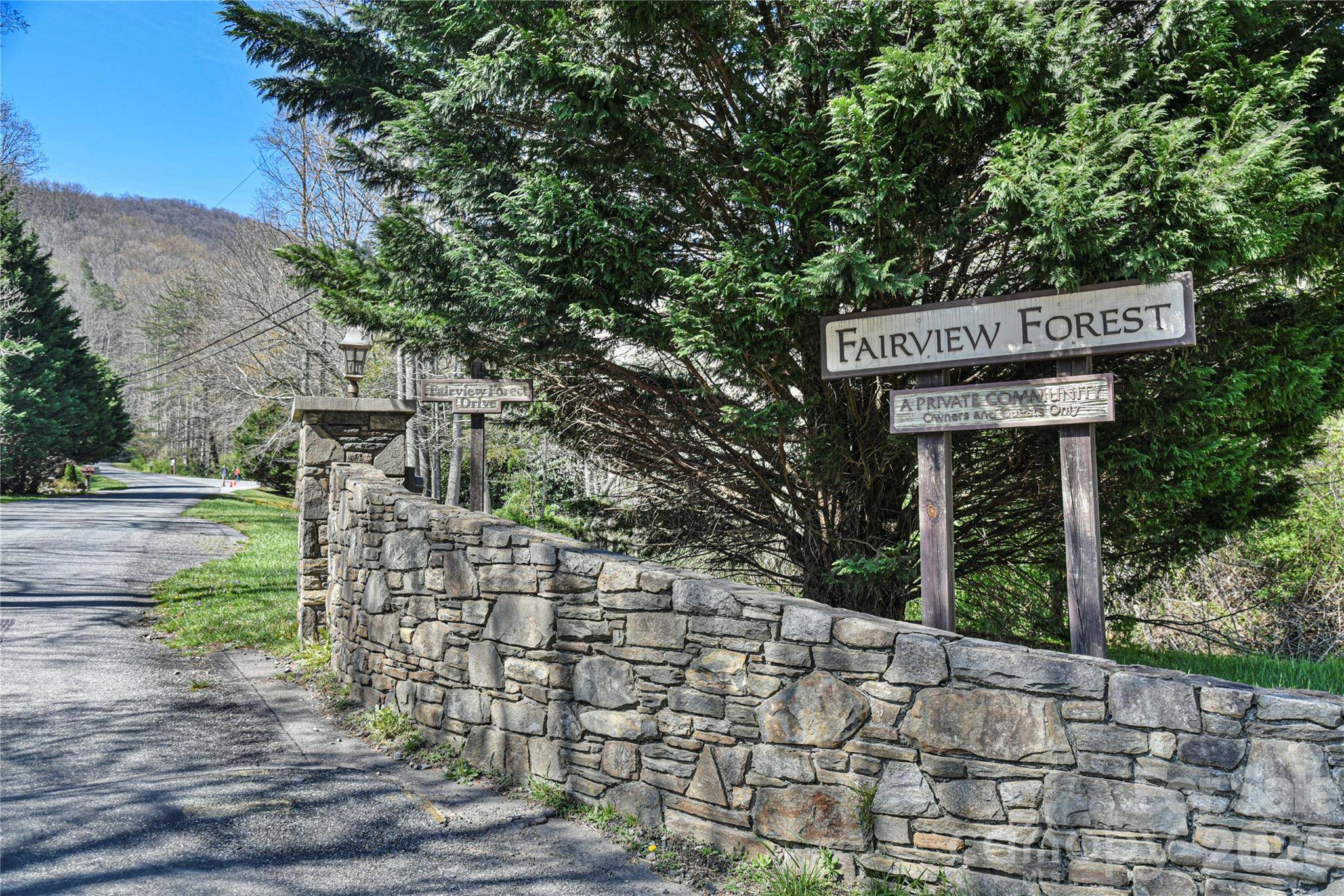 9999 Fairview Forest DR, Fairview, NC 28730
