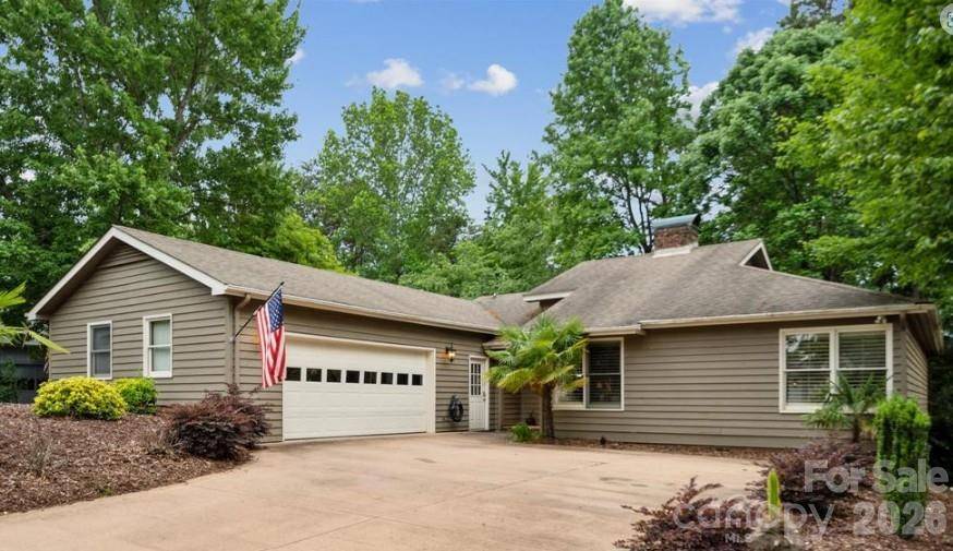 18 Shipmaster CT, Lake Wylie, SC 29710
