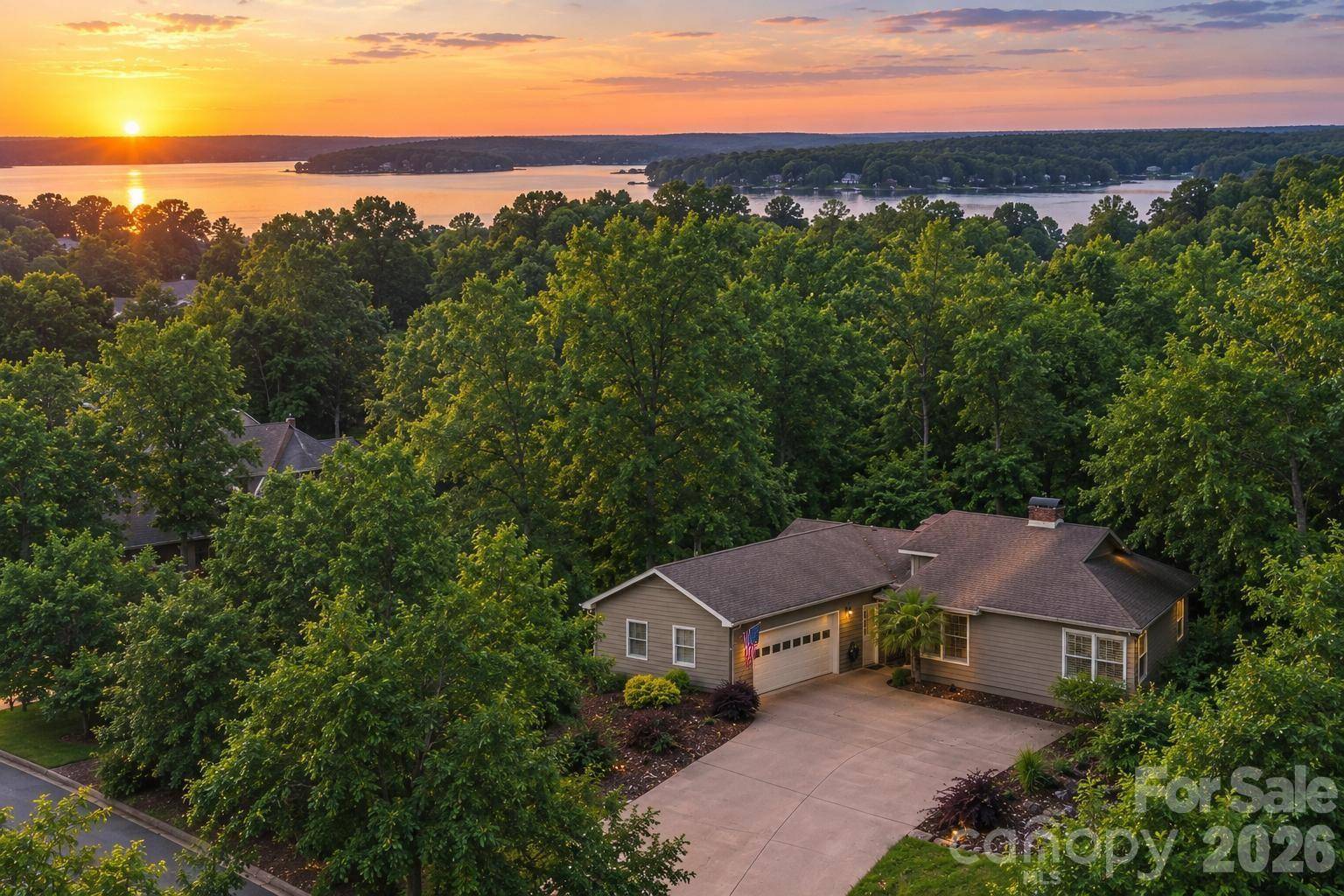 18 Shipmaster CT, Lake Wylie, SC 29710