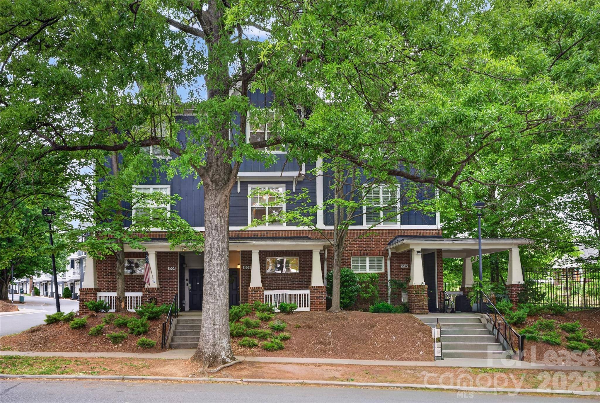 1508 Walnut View DR, Charlotte, NC 28208