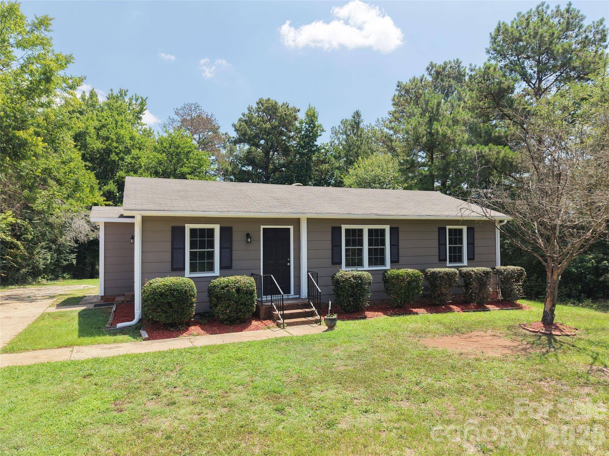 3853 COUNTRY CLUB RD, Wadesboro, NC 28170