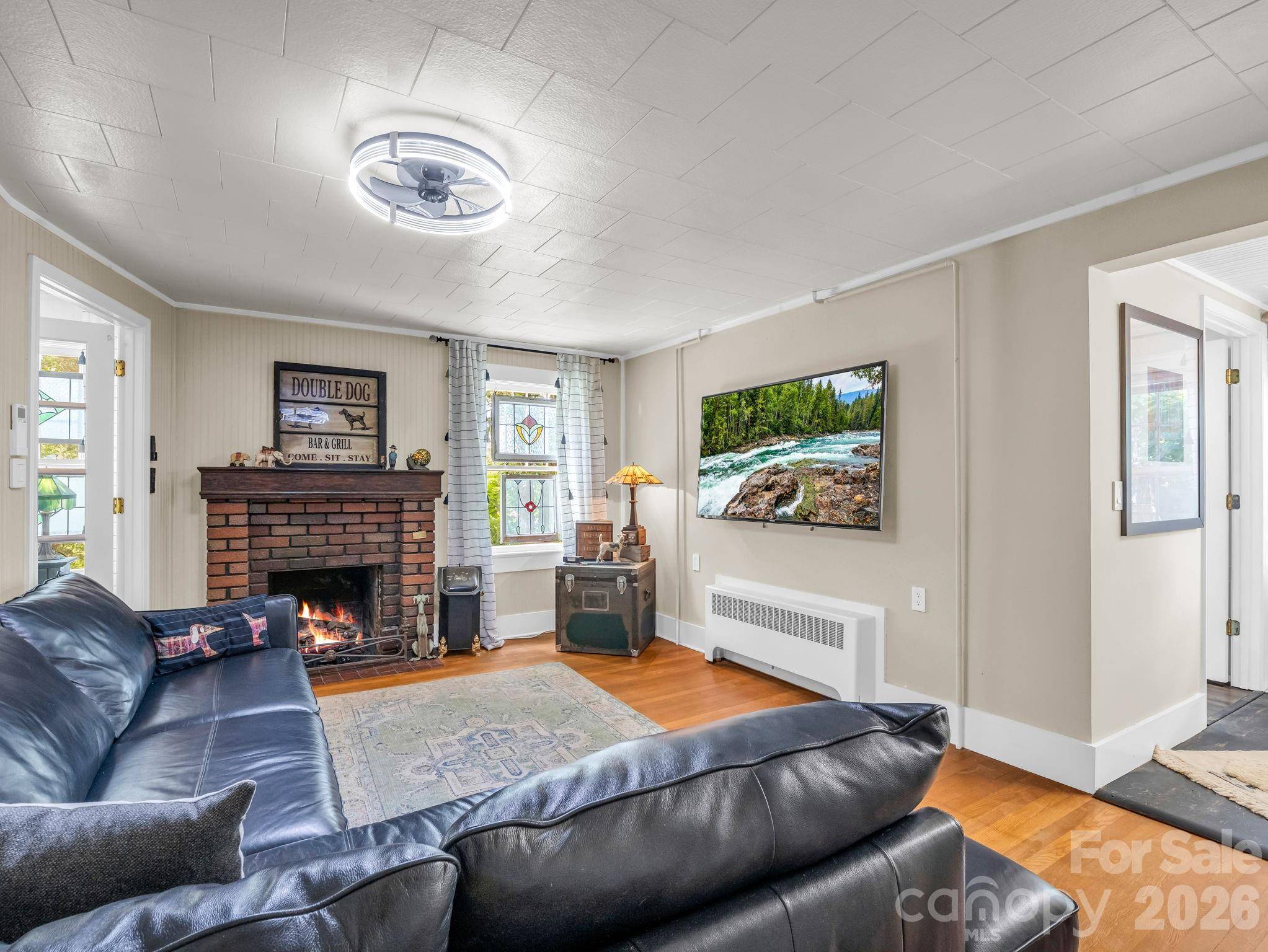 23 Sunset DR, Black Mountain, NC 28711