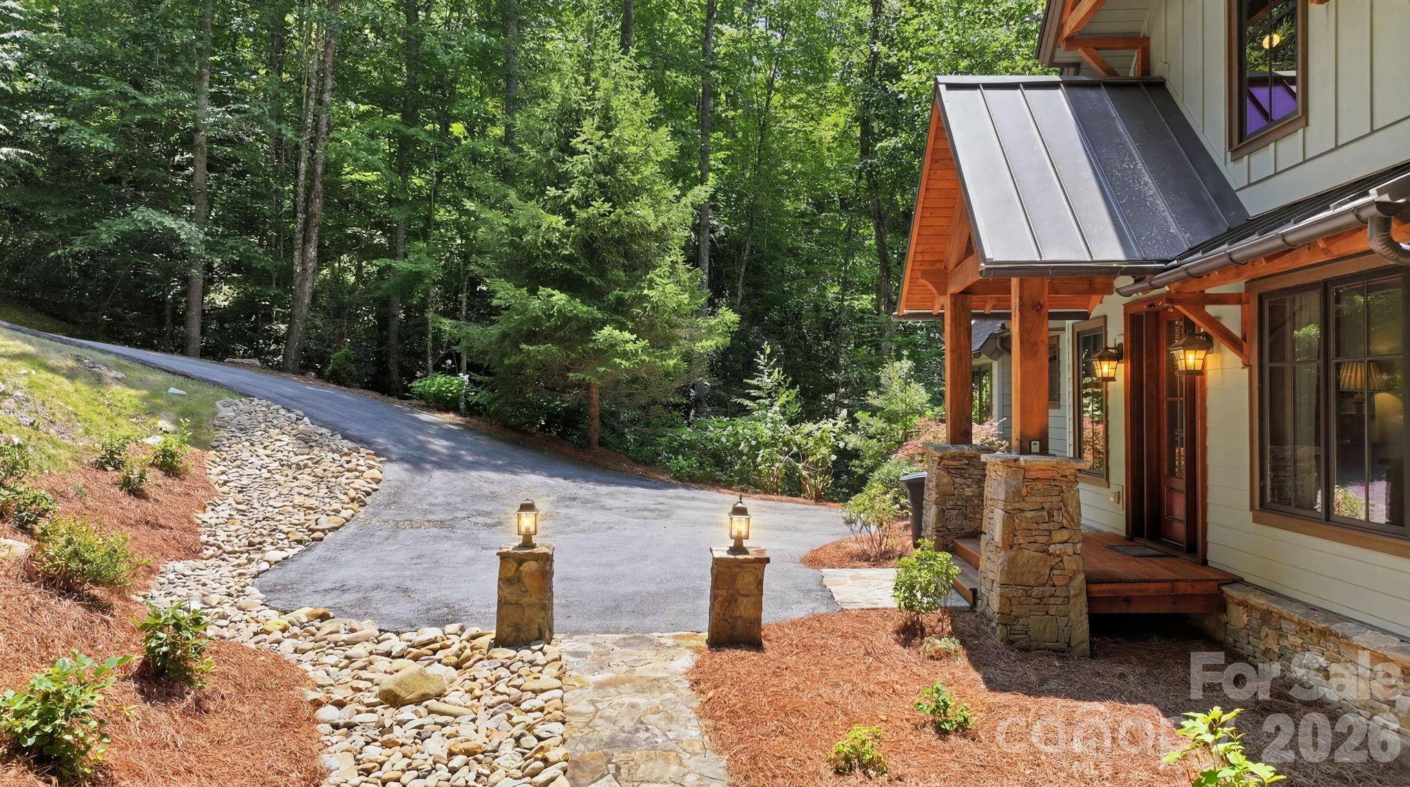 185 Songcatcher CT, Tuckasegee, NC 28783