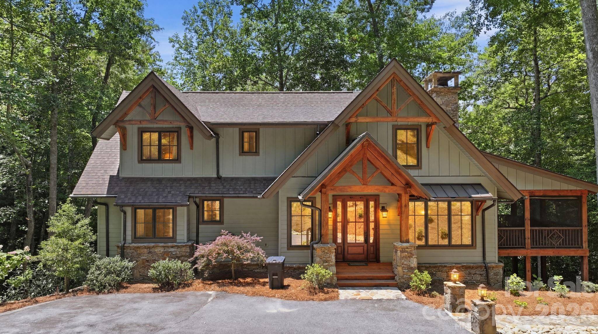 185 Songcatcher CT, Tuckasegee, NC 28783