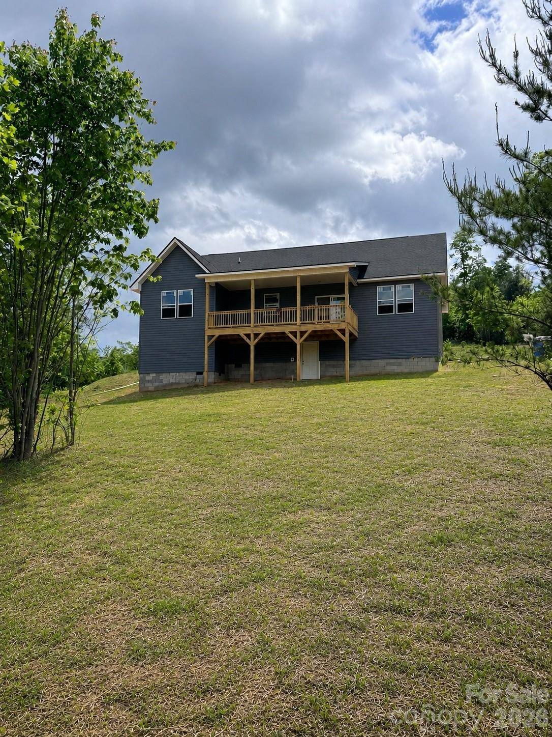 105 S Vineyard Village DR, Old Fort, NC 28762