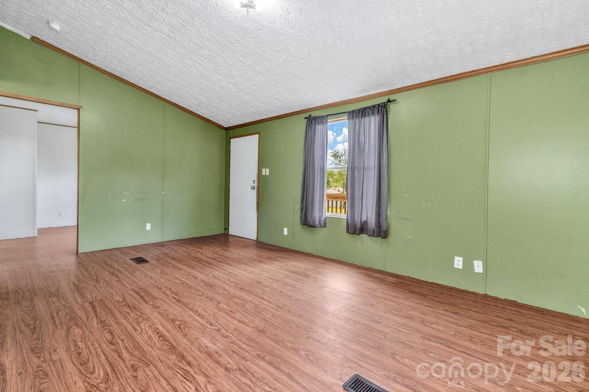 12 Green Cove LN, Alexander, NC 28701