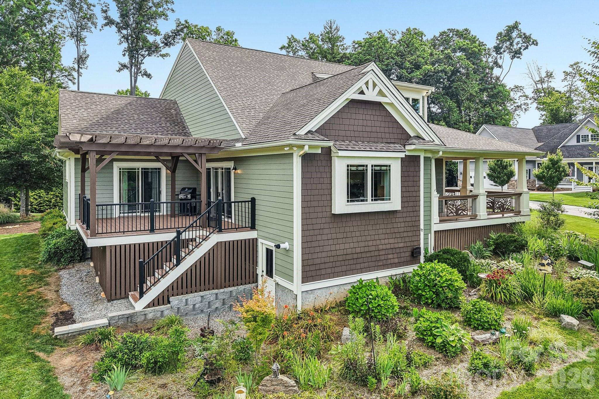 17 Hamilton Woods LN, Etowah, NC 28729