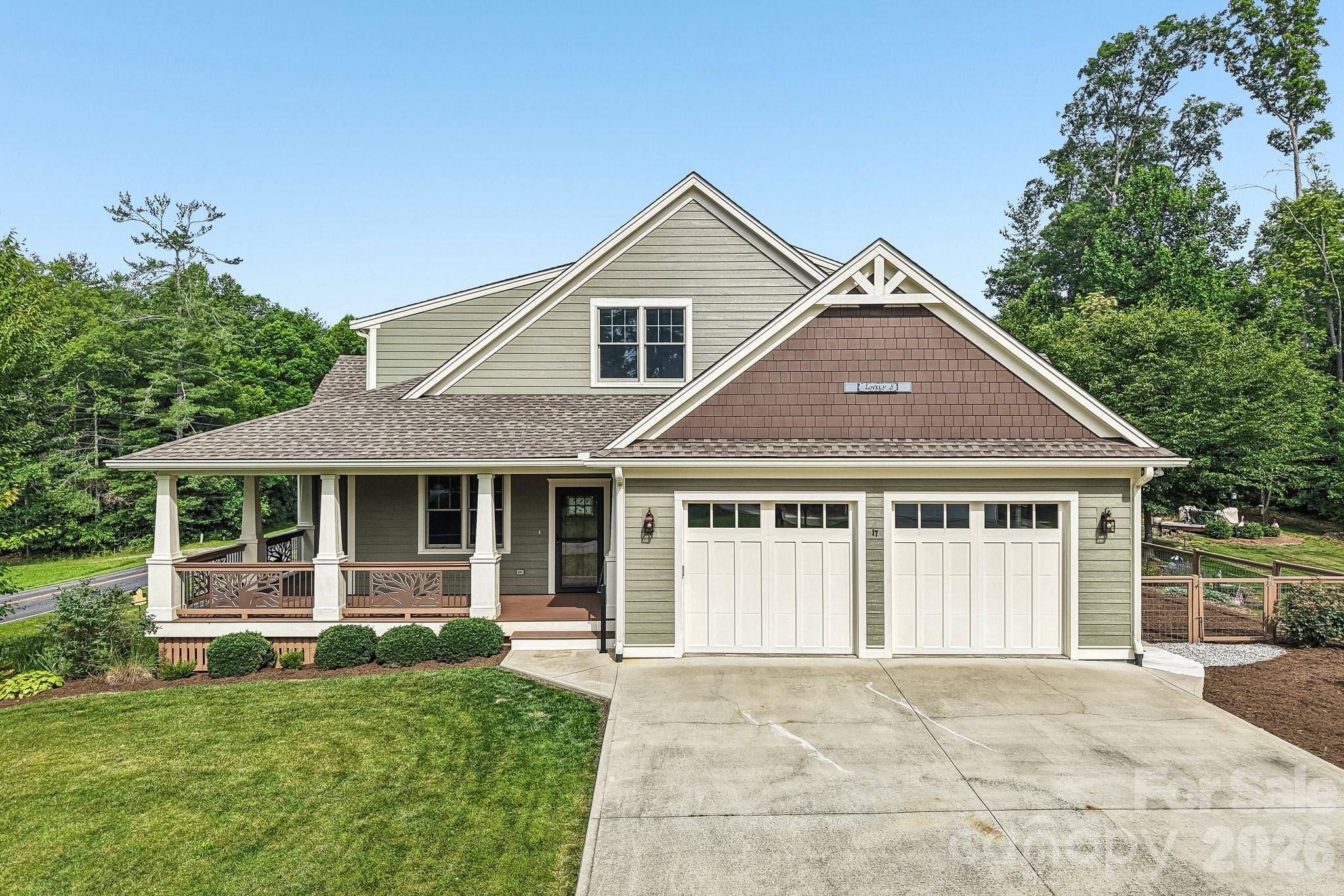 17 Hamilton Woods LN, Etowah, NC 28729