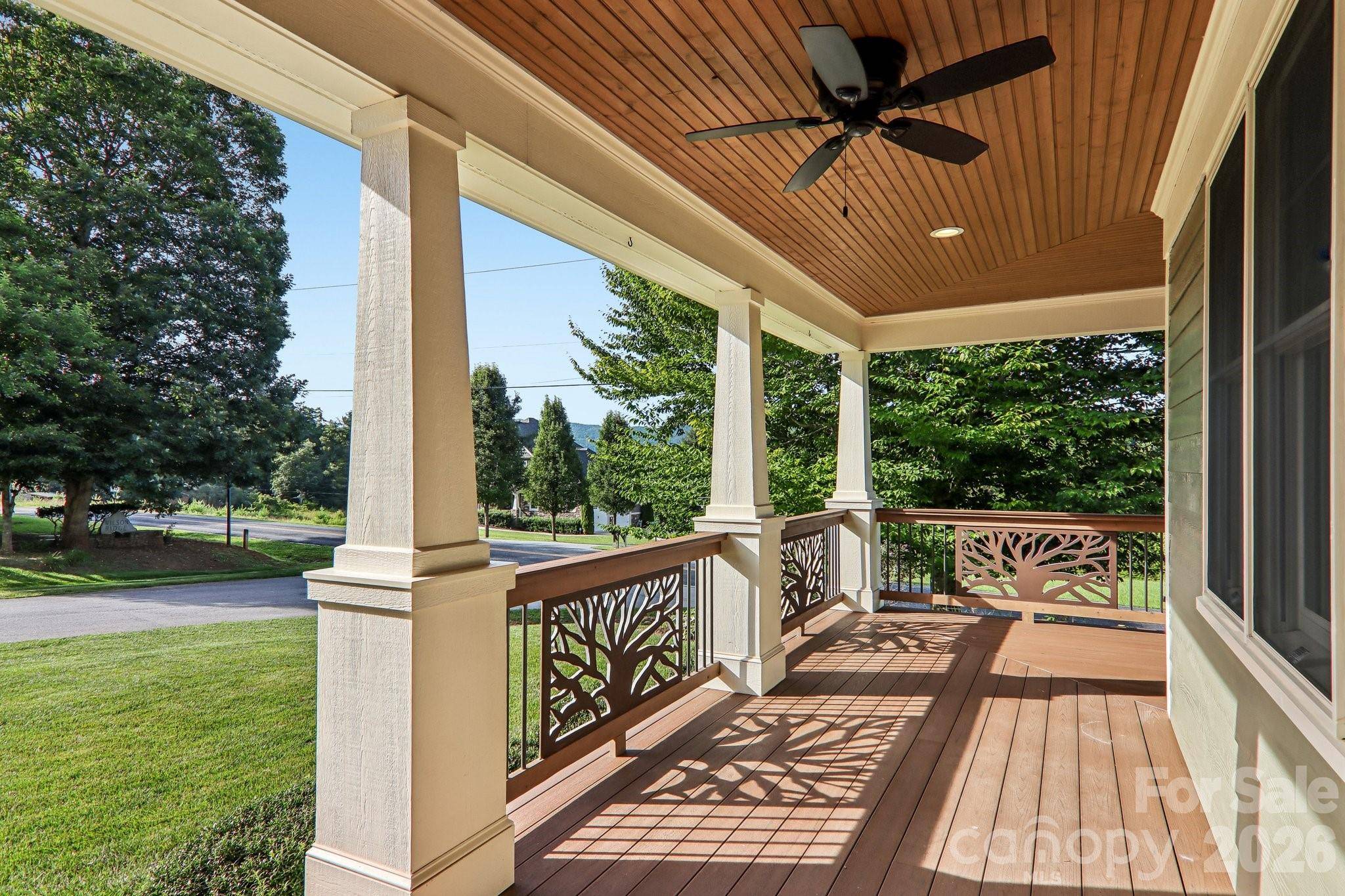 17 Hamilton Woods LN, Etowah, NC 28729