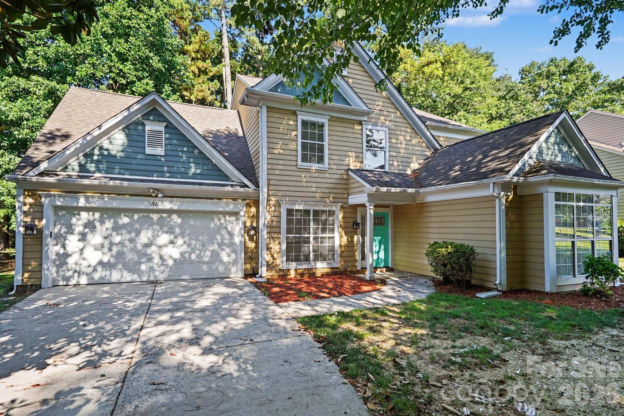 11921 Moonshadow LN, Huntersville, NC 28078