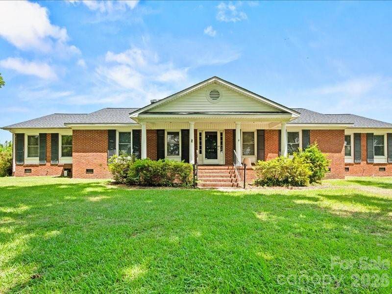 464 Lark RD, Cheraw, SC 29520