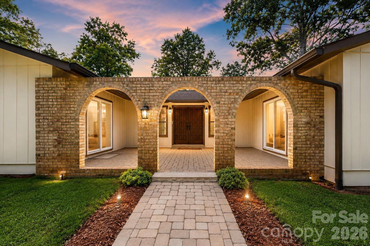 4024 Wandering LN NE, Hickory, NC 28601