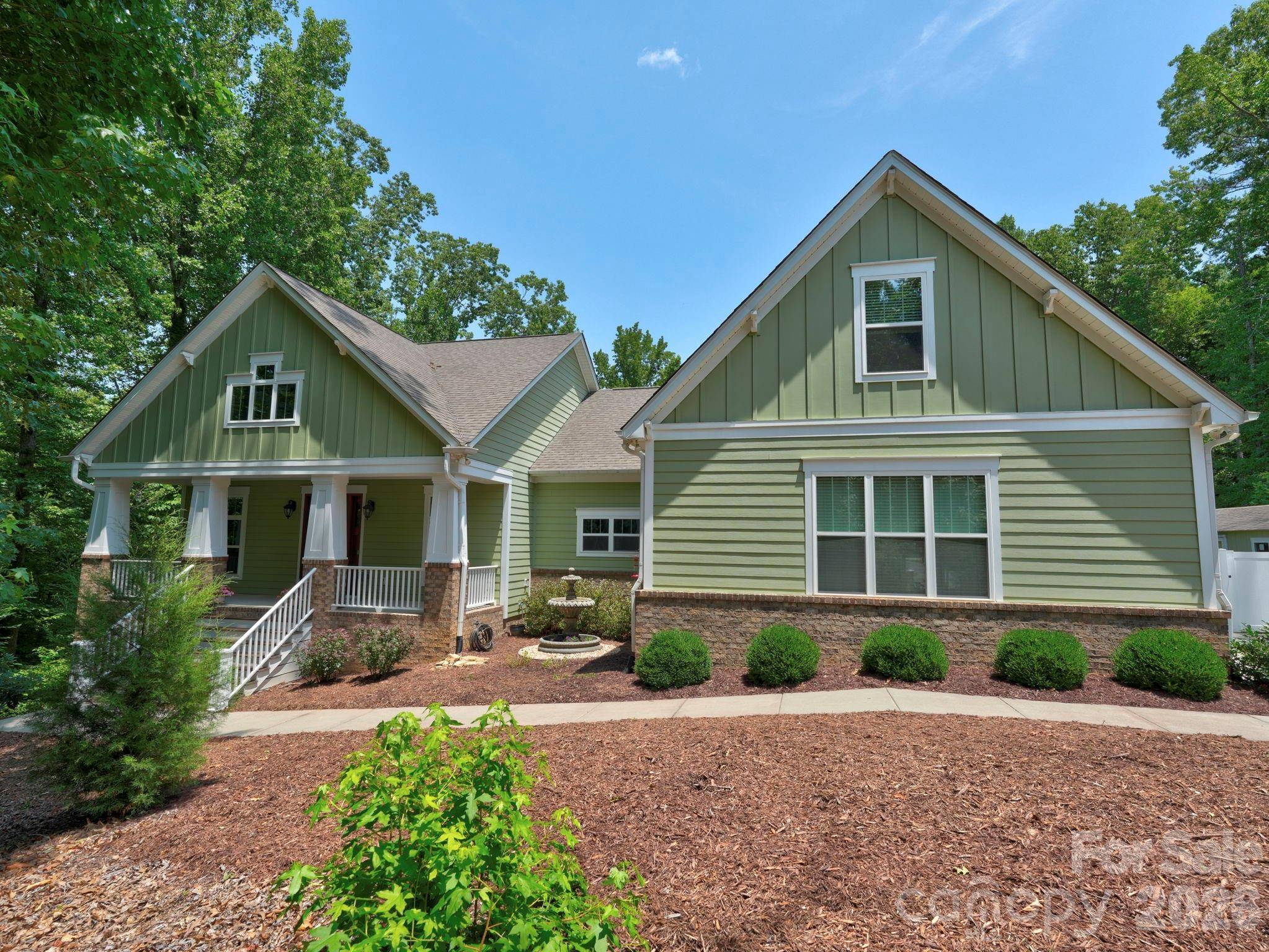 9560 Regent DR, Davidson, NC 28036