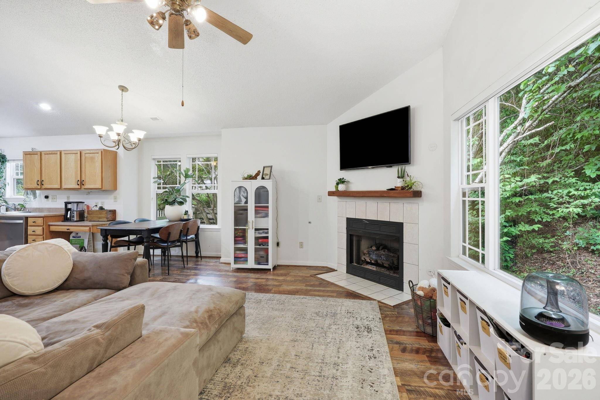 51 Sunview CIR, Arden, NC 28704