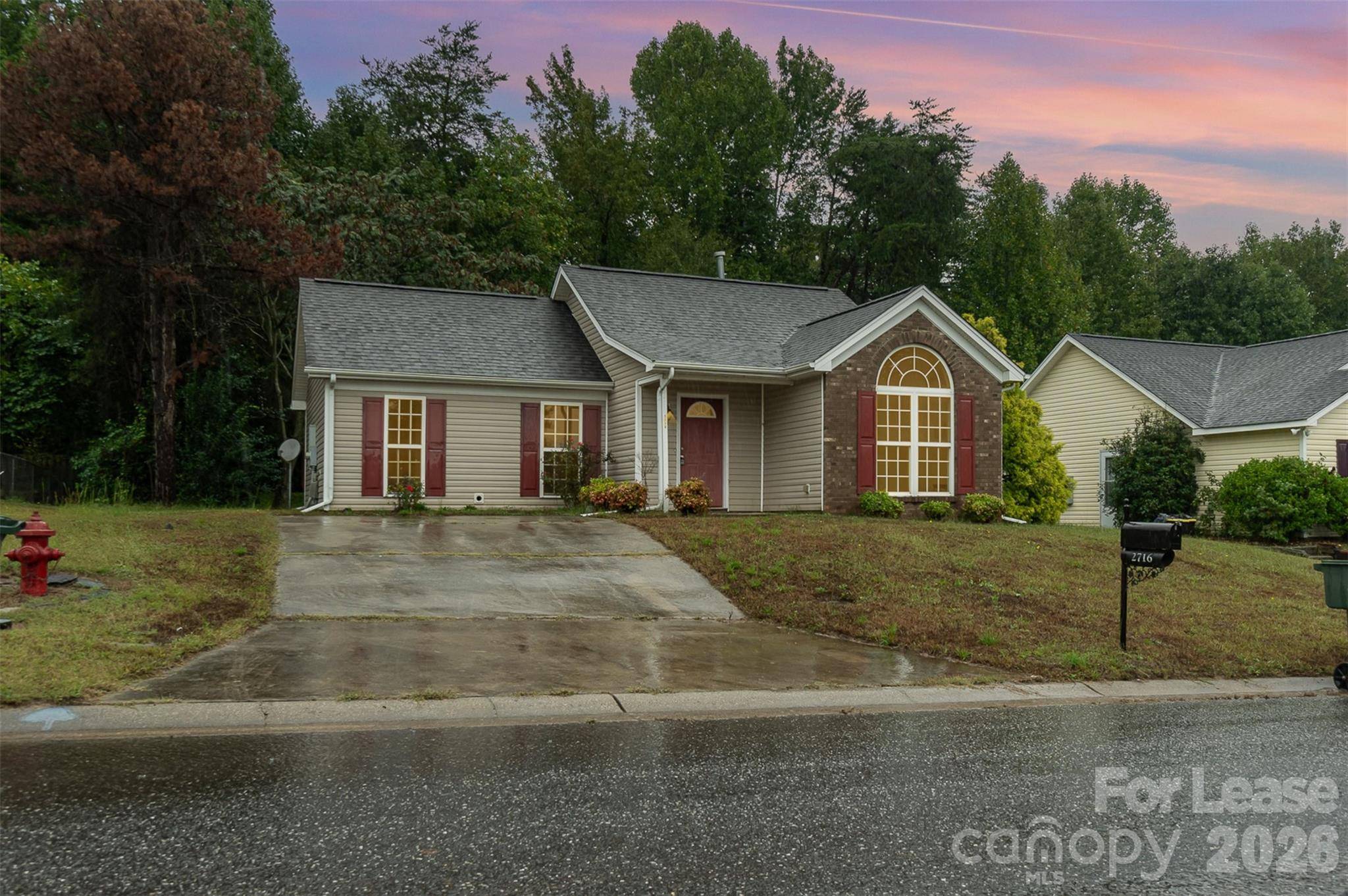 2716 Rabbit Ridge DR, Bessemer City, NC 28016