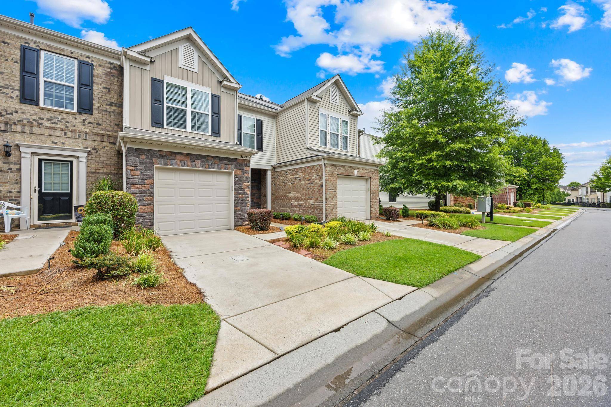 2459 Diplomat LN, Charlotte, NC 28210
