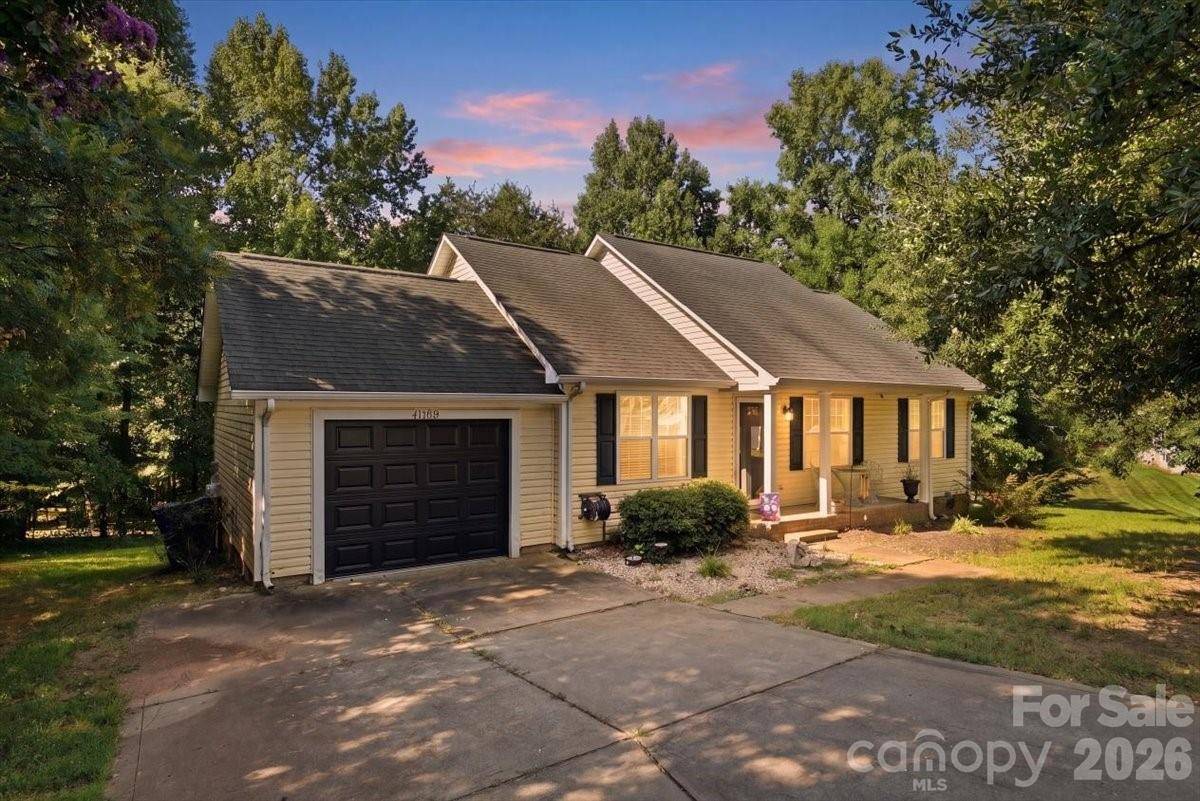 4089 Fallen Pine RD, Sherrills Ford, NC 28673