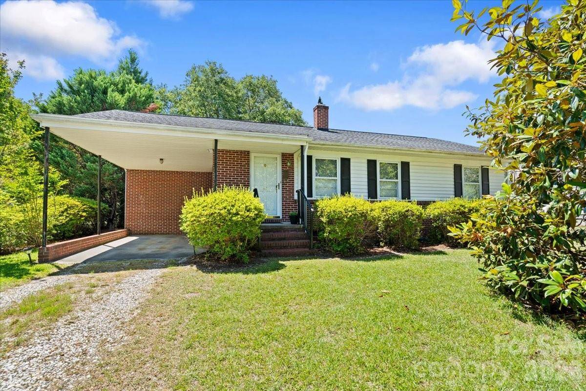 63 Lynn AVE, Cheraw, SC 29520