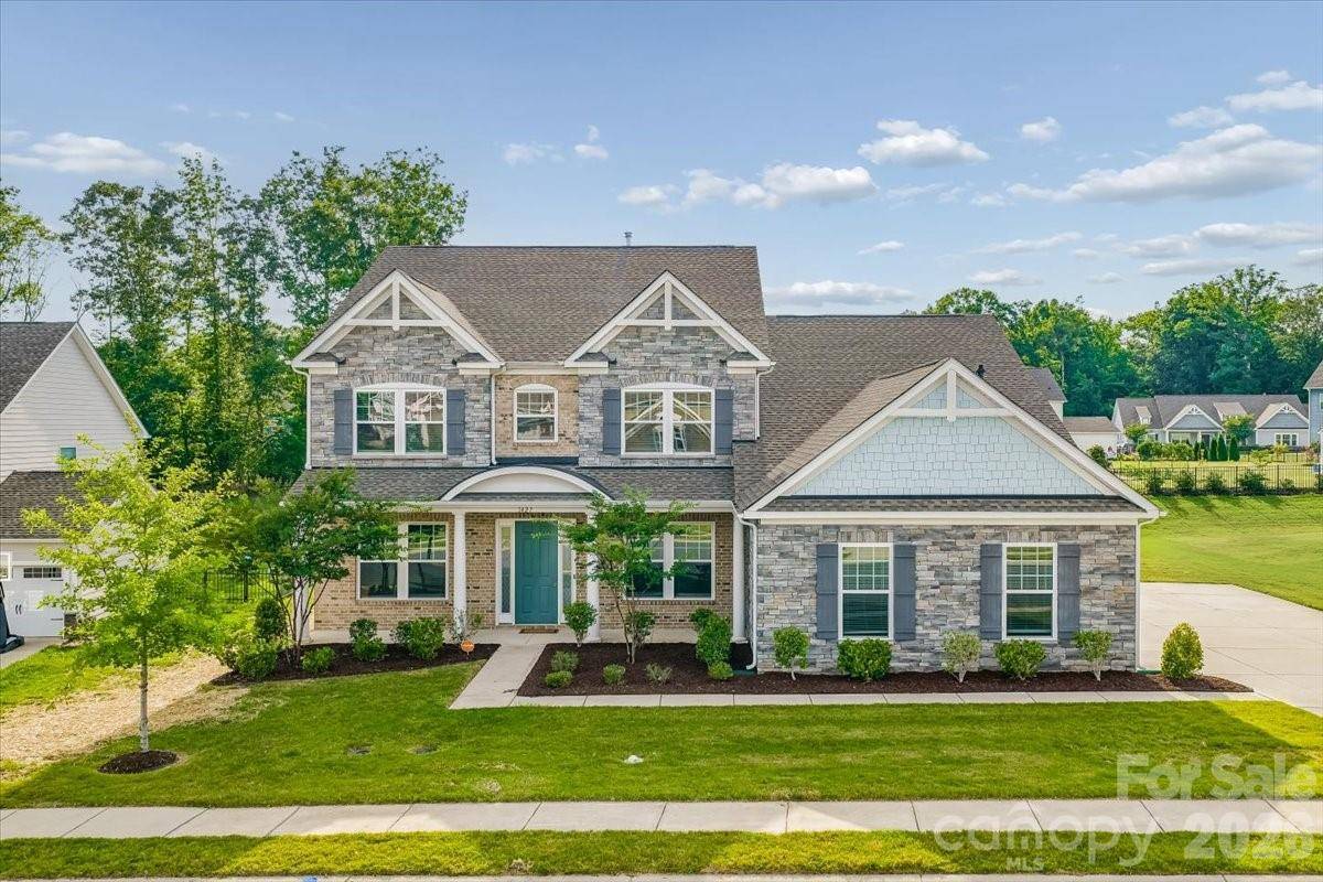 1427 Brooksland PL, Waxhaw, NC 28173