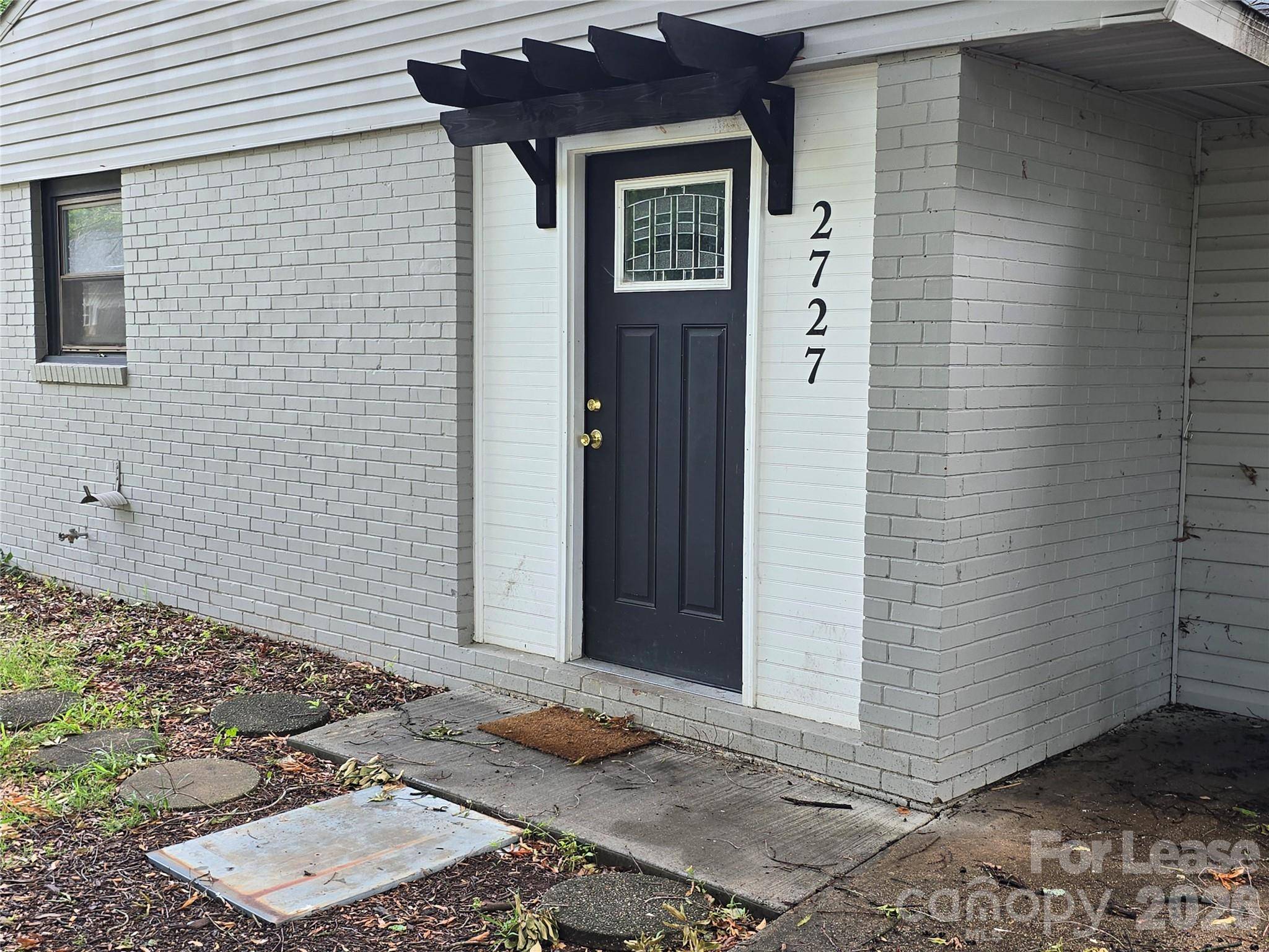 2727 Englehardt ST, Charlotte, NC 28216