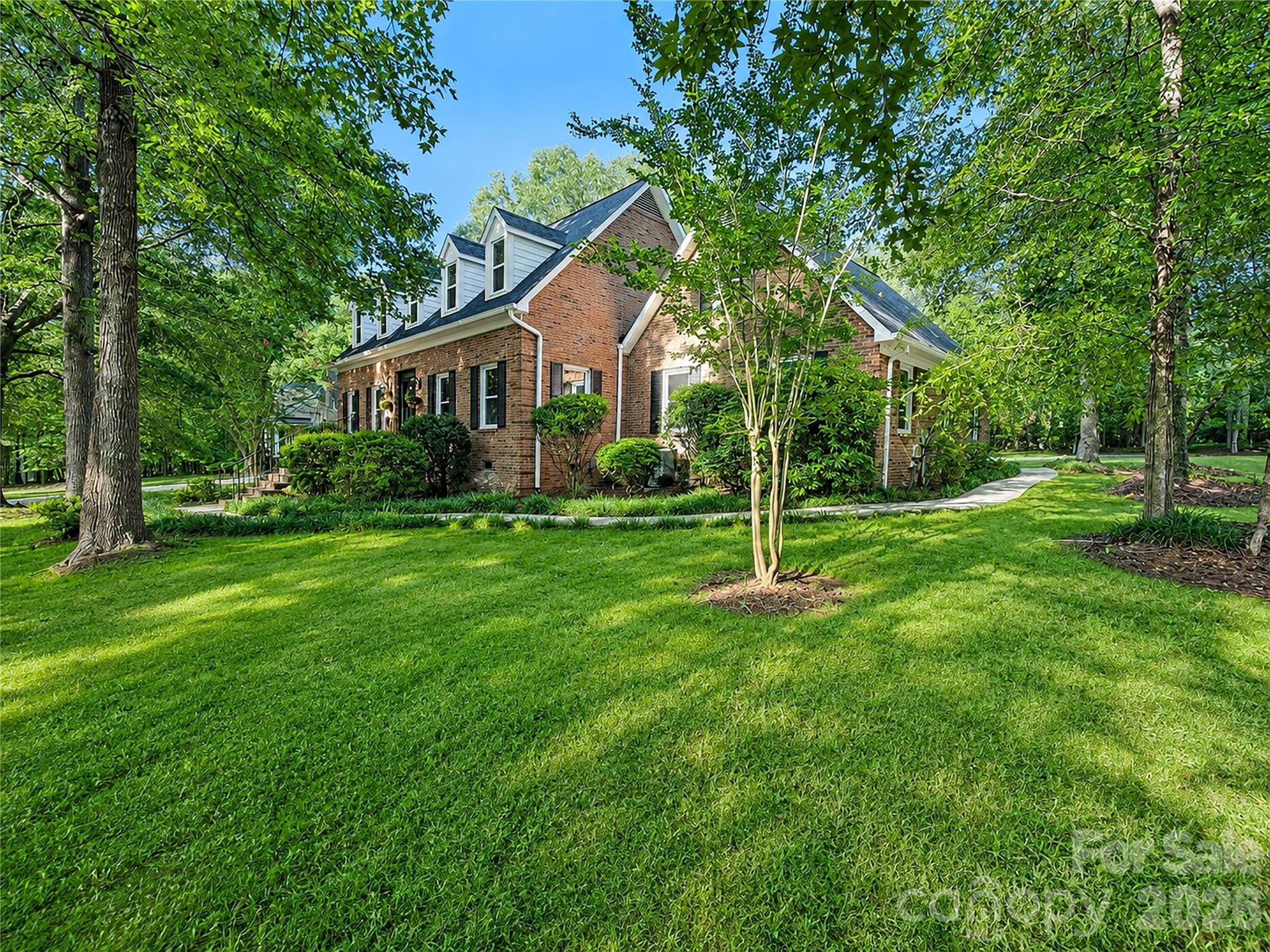 8503 Foxbridge DR, Matthews, NC 28104
