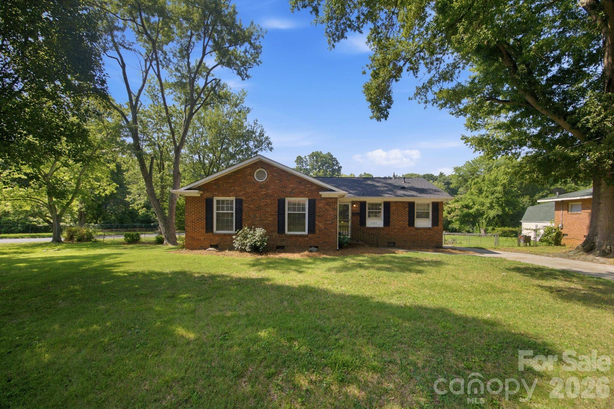 1401 Grovewood DR, Charlotte, NC 28208