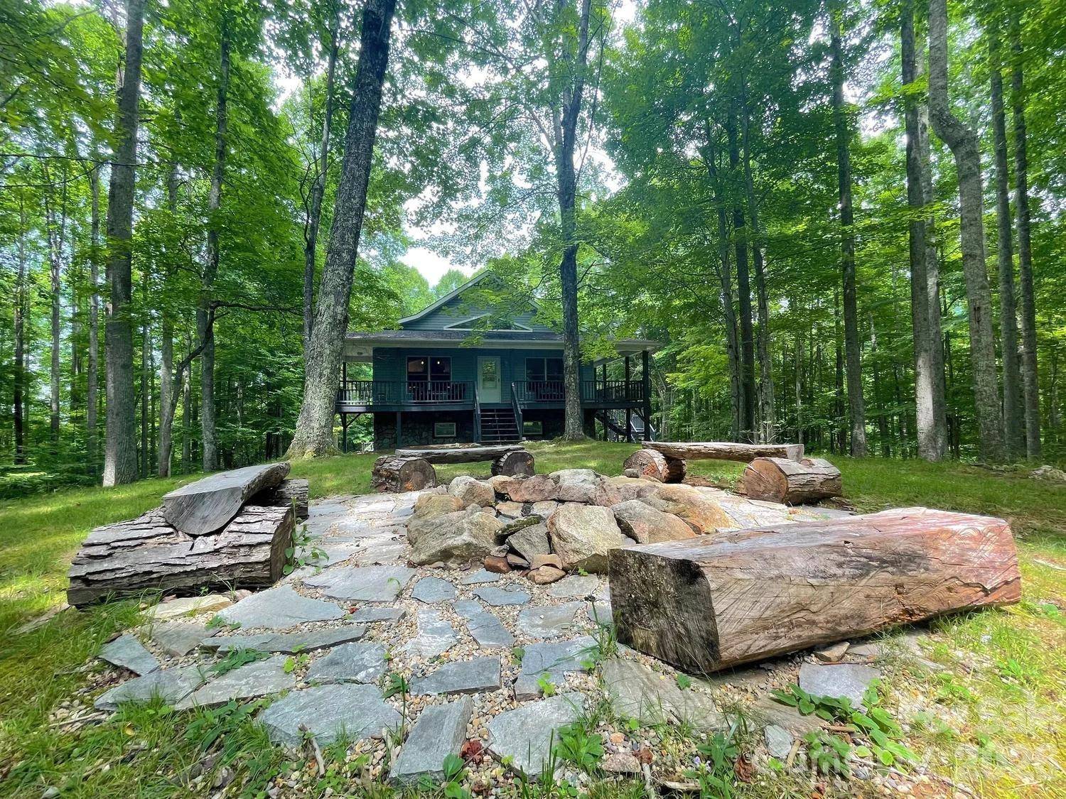 700 Norton Fork RD, Hot Springs, NC 28743