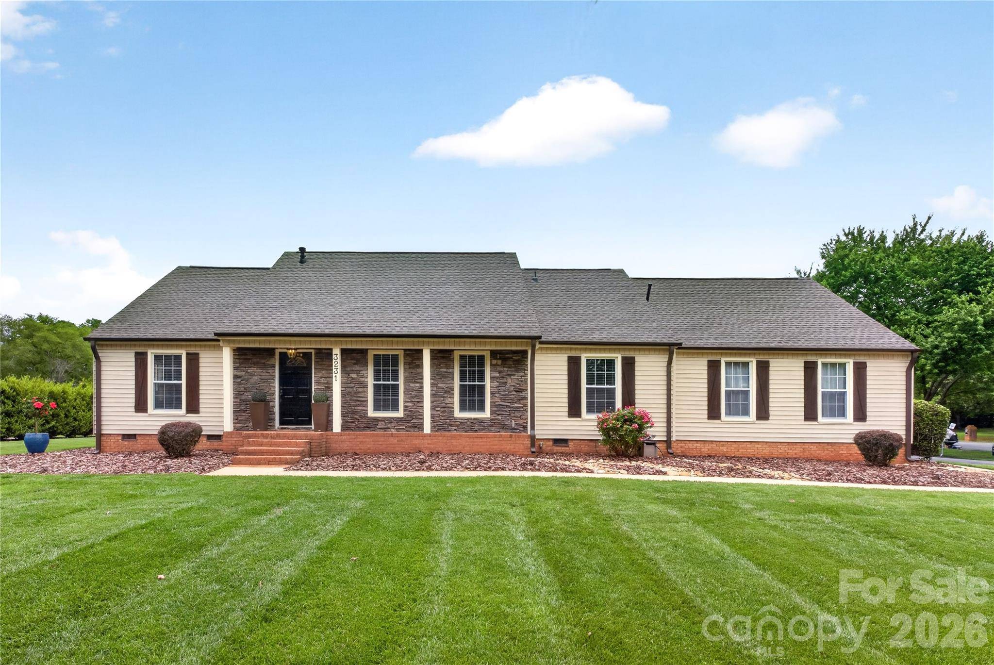 3231 Windrow LN, Matthews, NC 28105