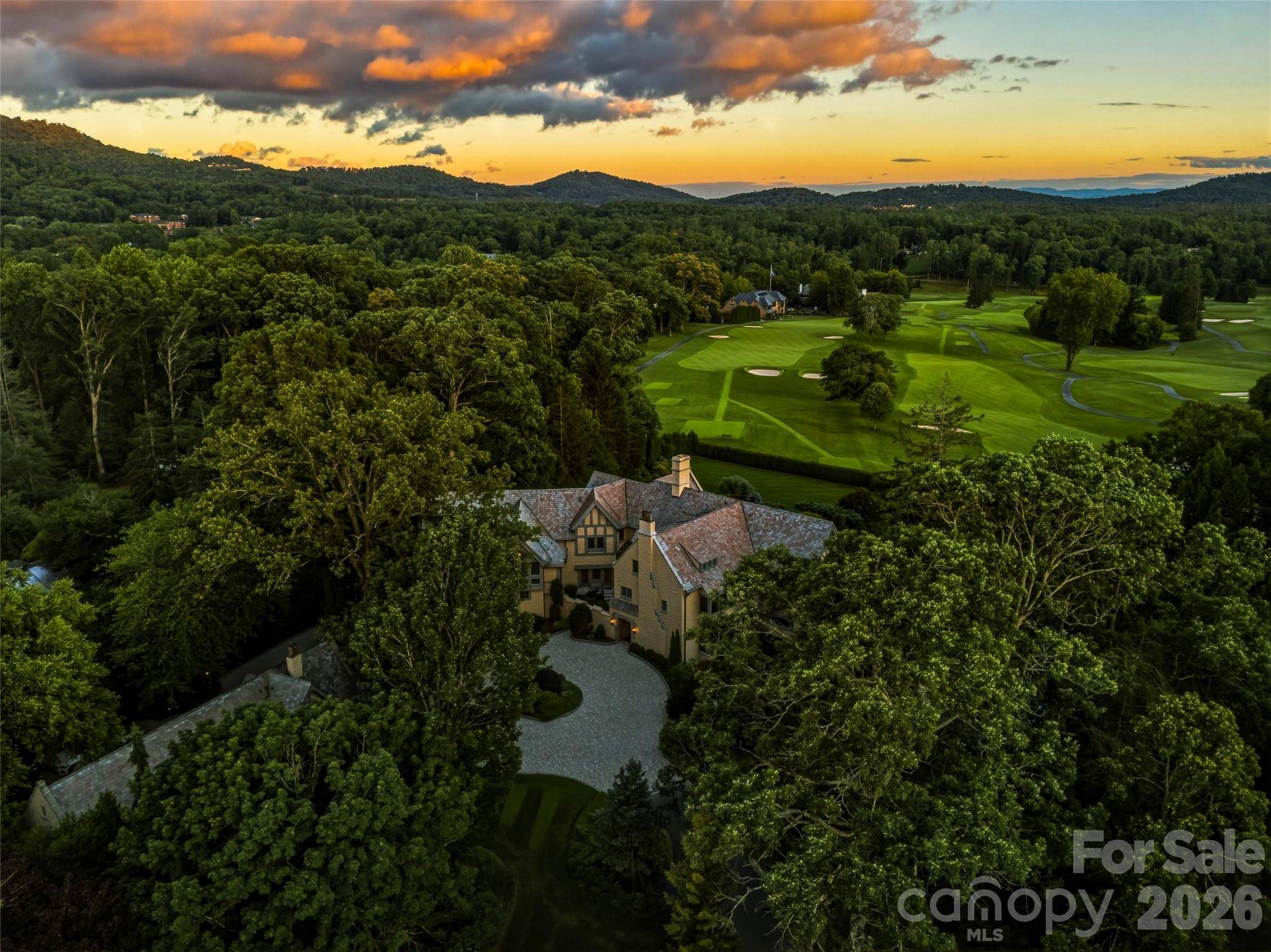 7 Stuyvesant RD, Biltmore Forest, NC 28803