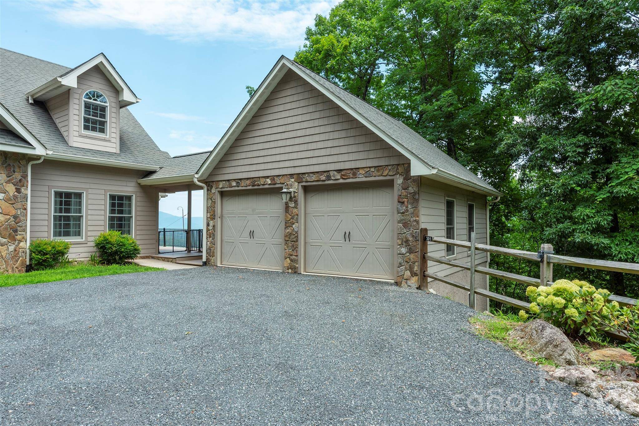 301 Oak Winds DR, Old Fort, NC 28762