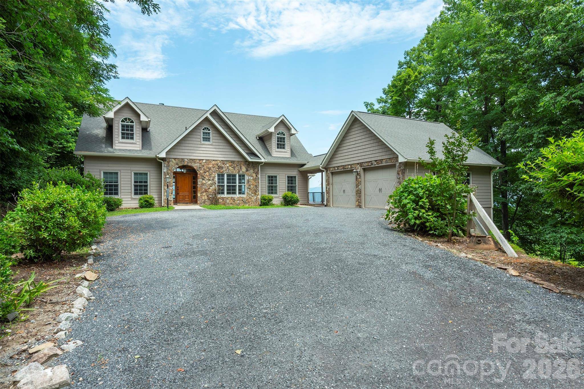 301 Oak Winds DR, Old Fort, NC 28762