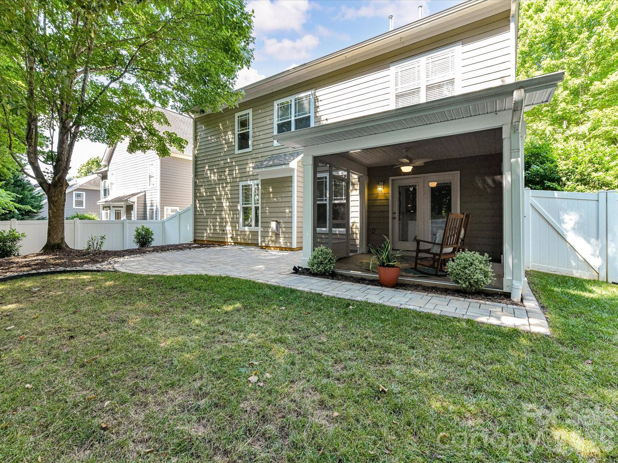 18814 Coachmans TRCE, Cornelius, NC 28031