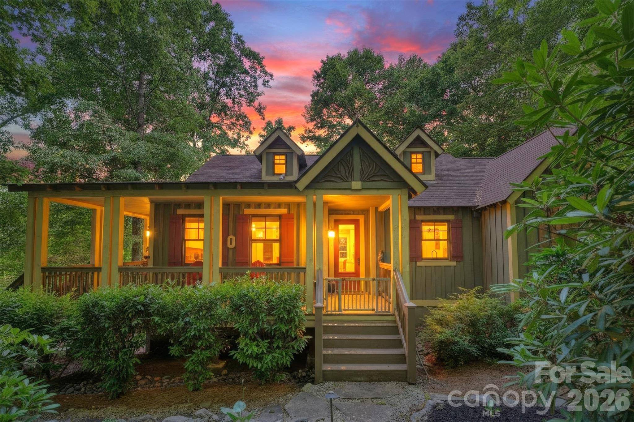 325 Hedgewood DR, Tuckasegee, NC 28783