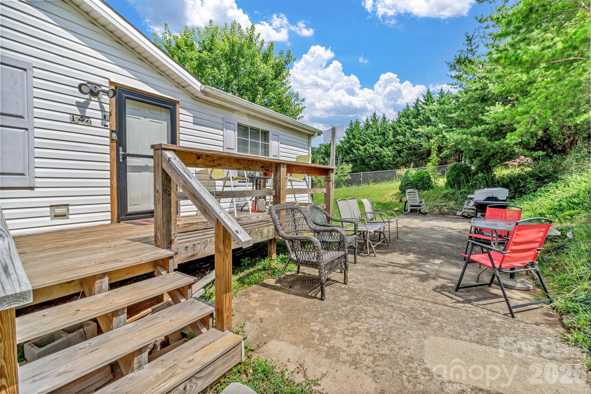147 High Valley Estates DR, Alexander, NC 28701