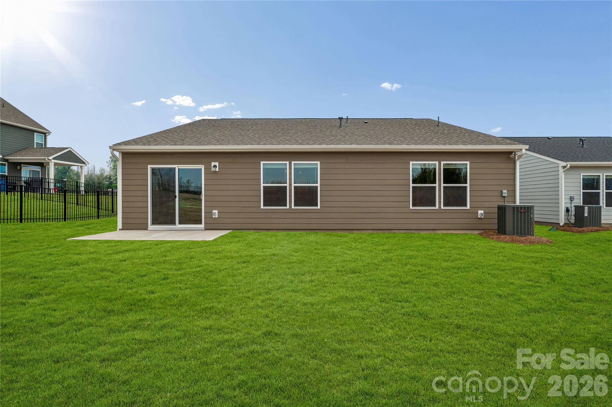1496 Ardmore DR, Sherrills Ford, NC 28673