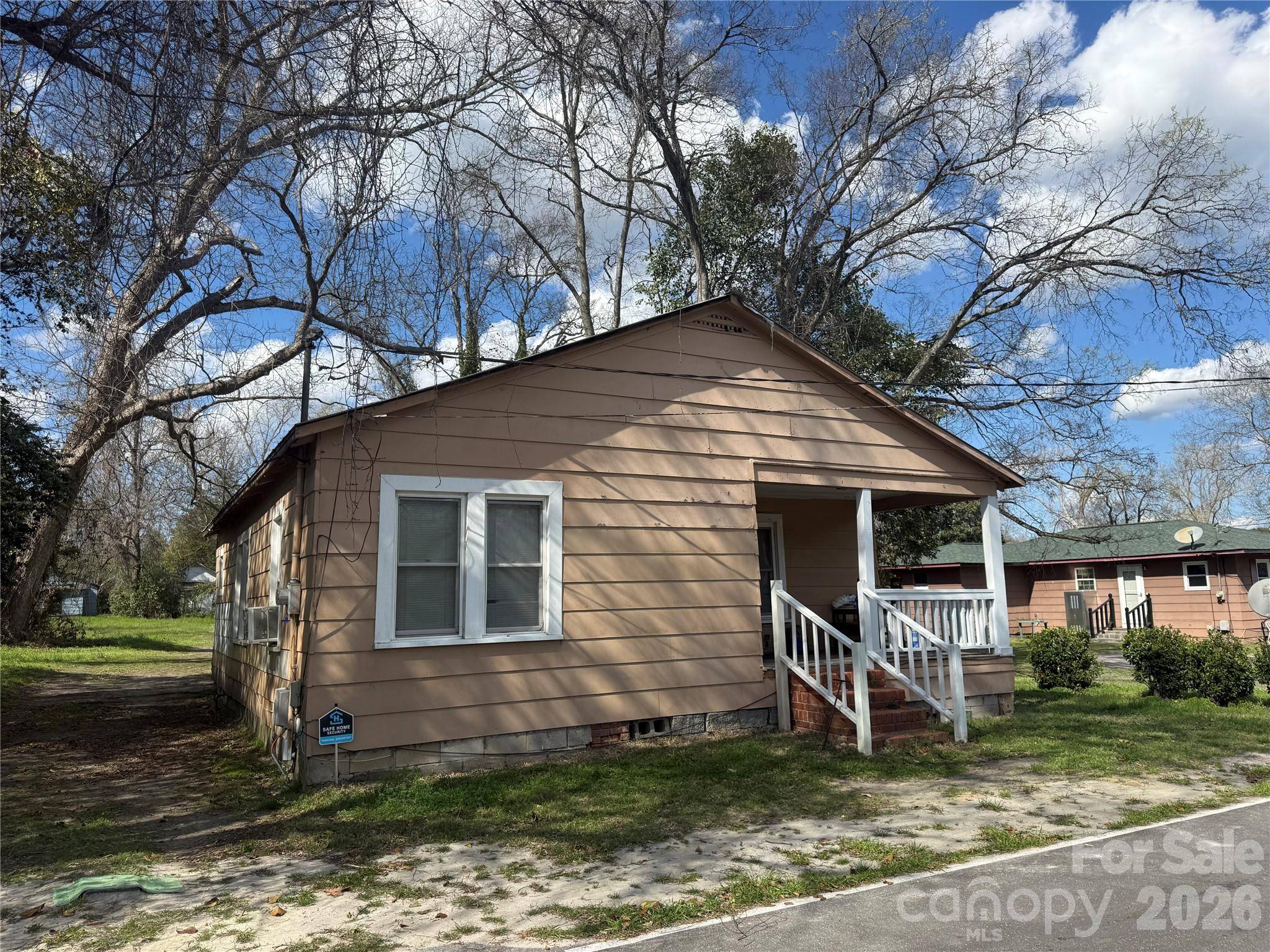 116/122/124/126 Godfrey ST, Cheraw, SC 29520