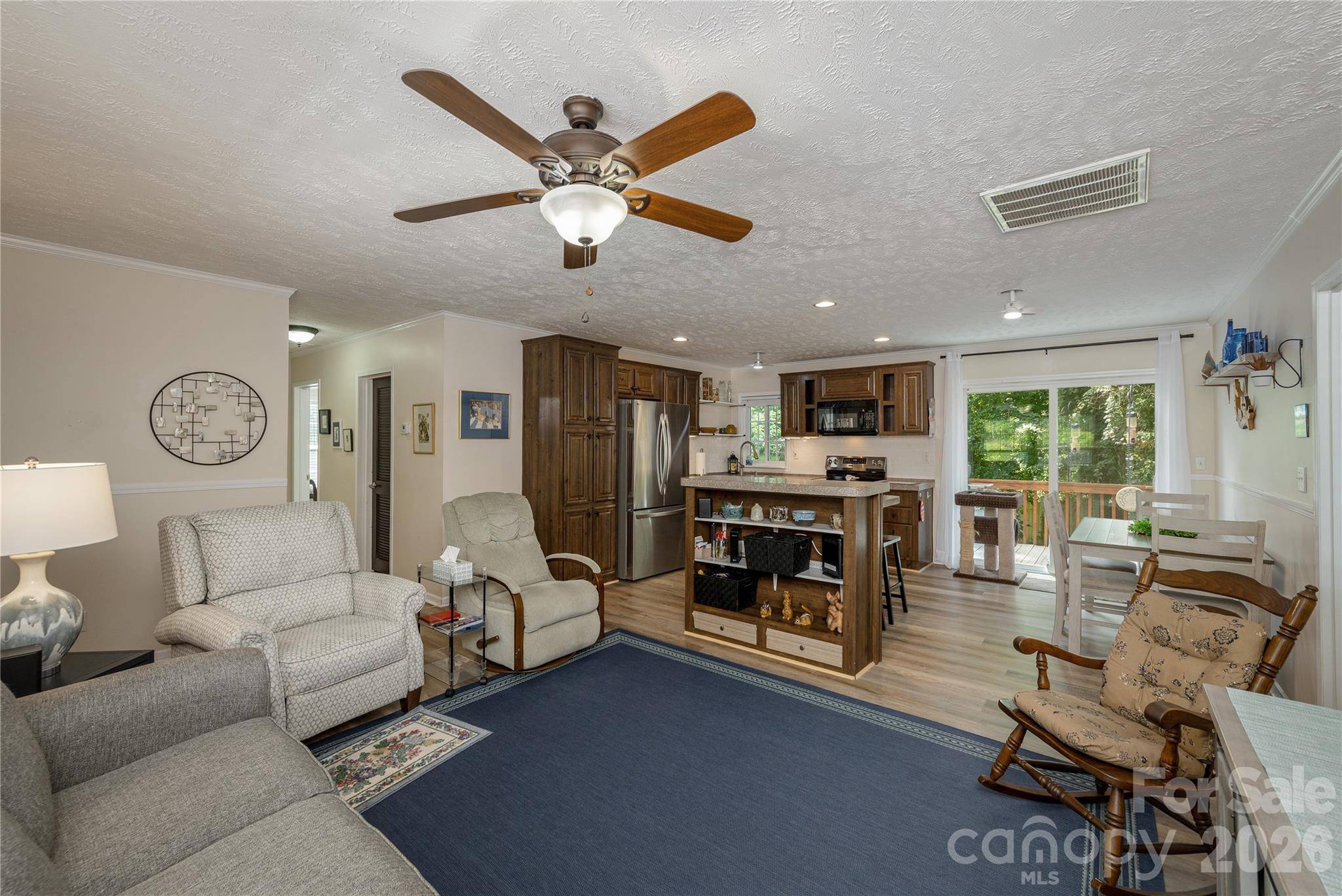 32 Beechwood Lakes DR, Hendersonville, NC 28792