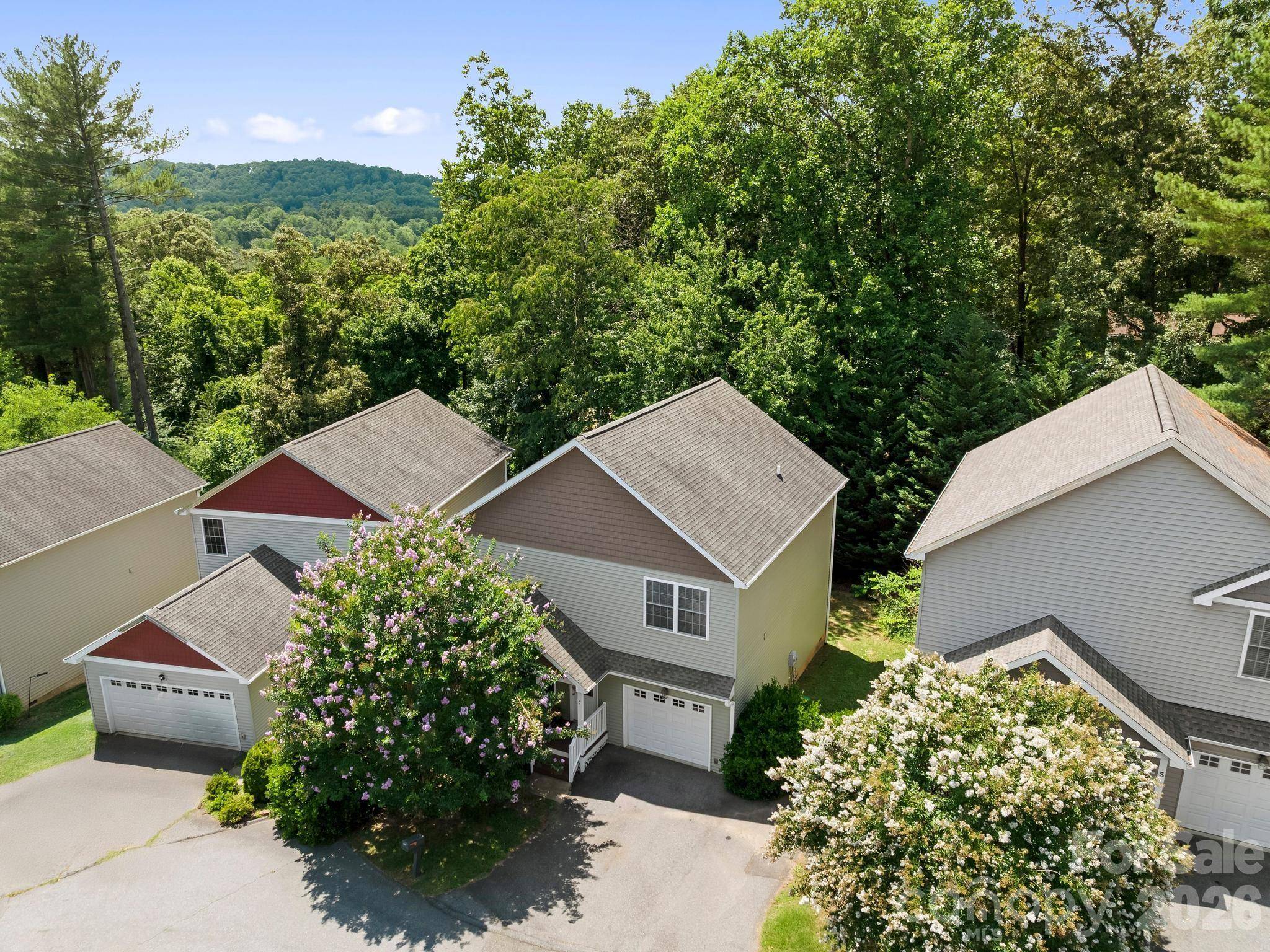 7 Winters Edge LN, Asheville, NC 28803