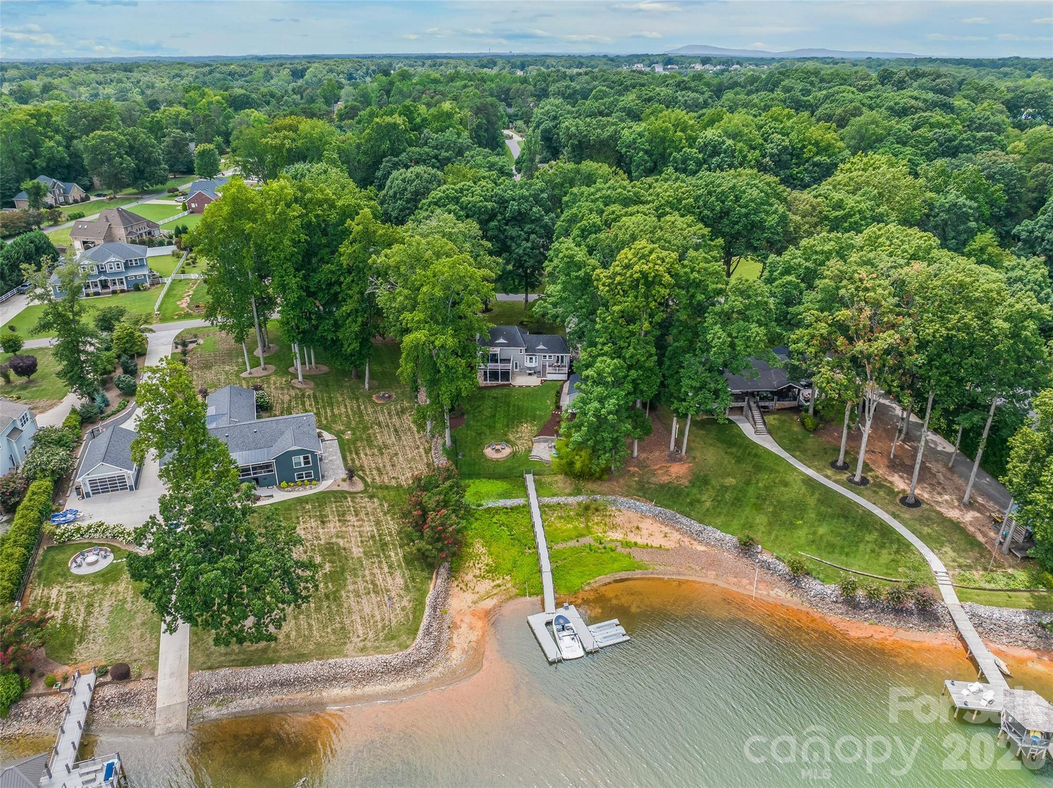 175 Woodstream CIR, Mooresville, NC 28117
