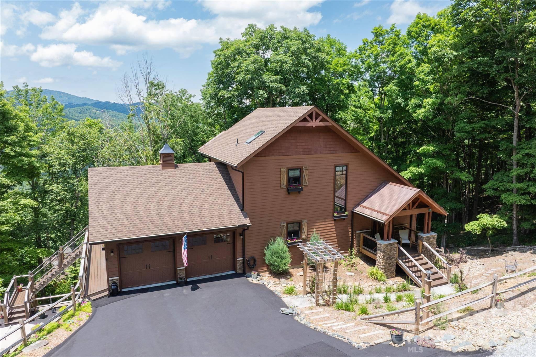 1009 Larkspur TRL, Banner Elk, NC 28604