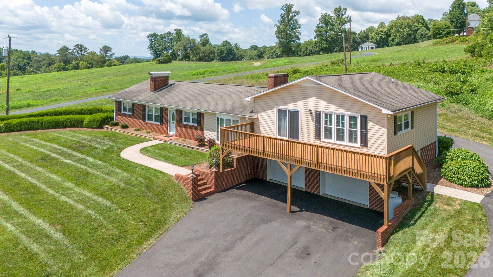 2053 Boiling Springs RD, Purlear, NC 28665