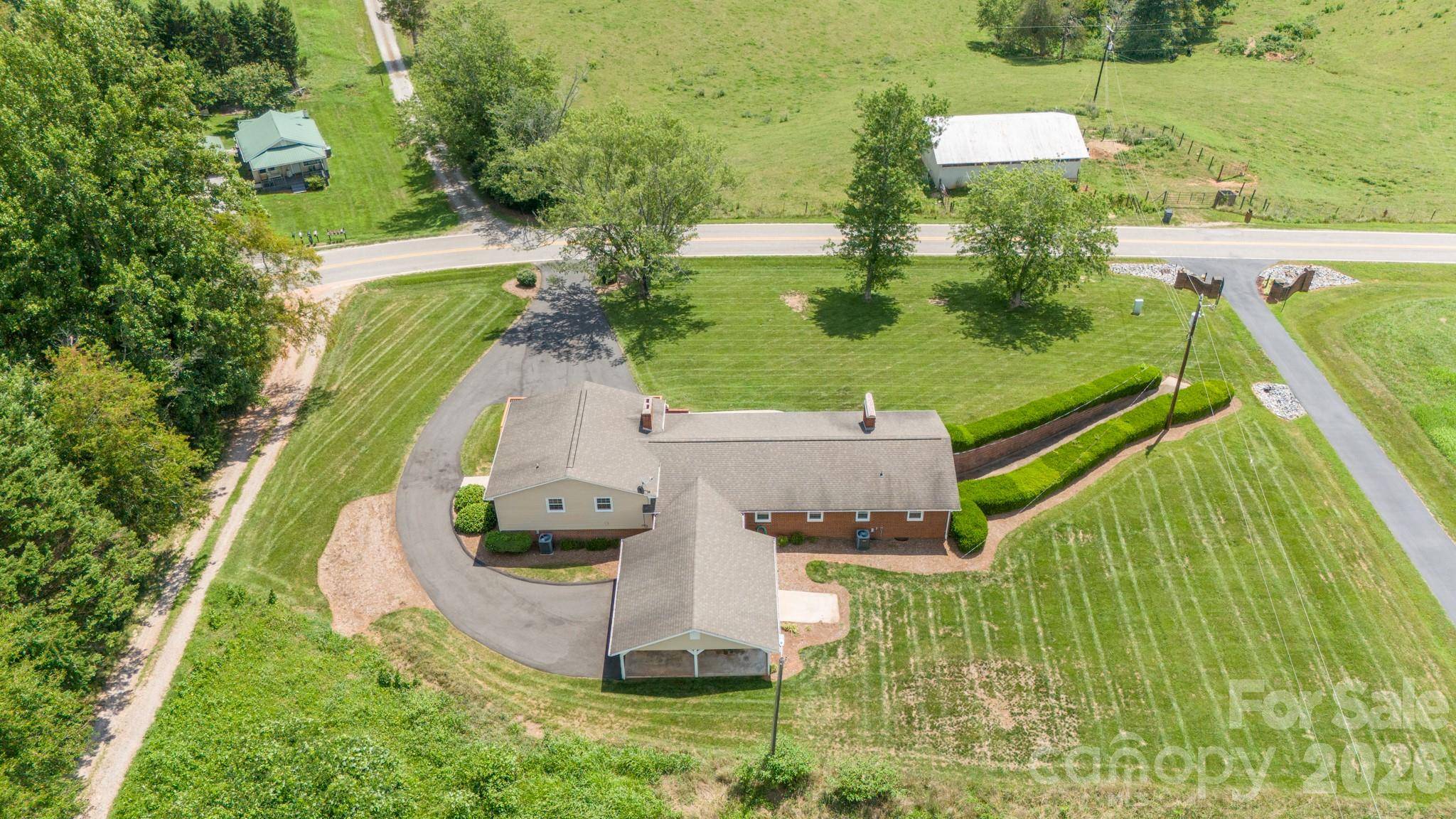 2053 Boiling Springs RD, Purlear, NC 28665