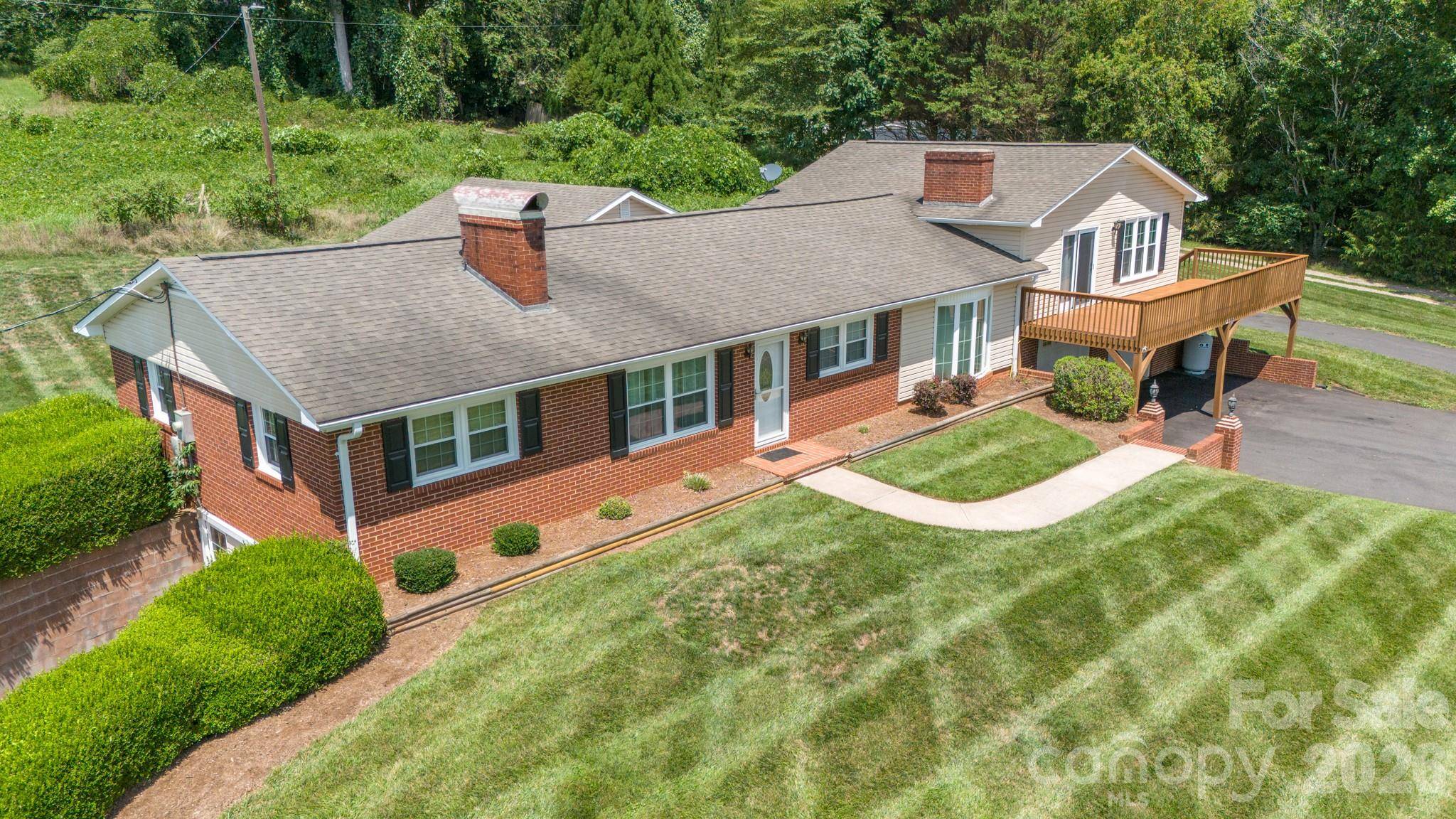 2053 Boiling Springs RD, Purlear, NC 28665