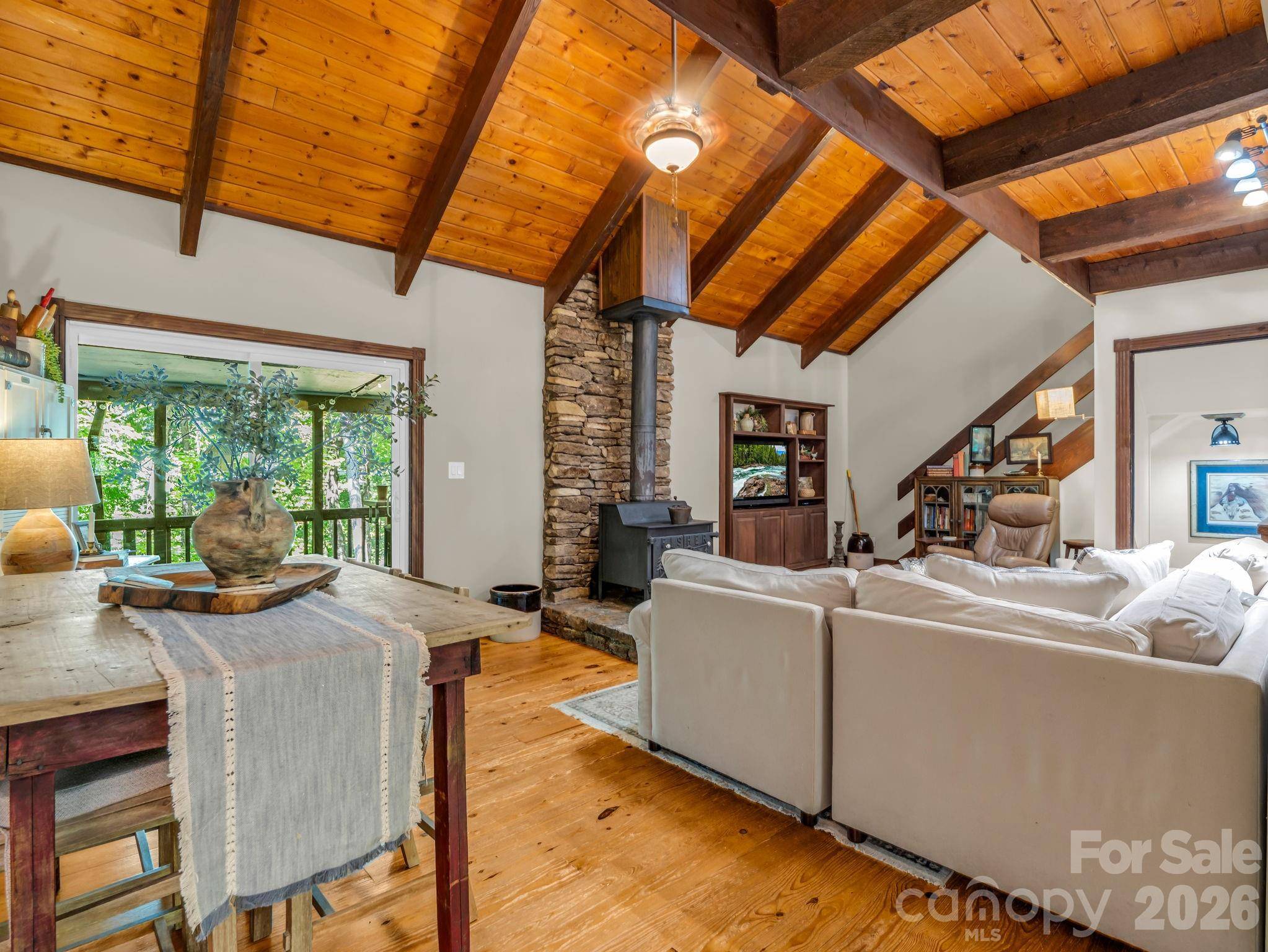 2760 Ugugu DR, Brevard, NC 28712