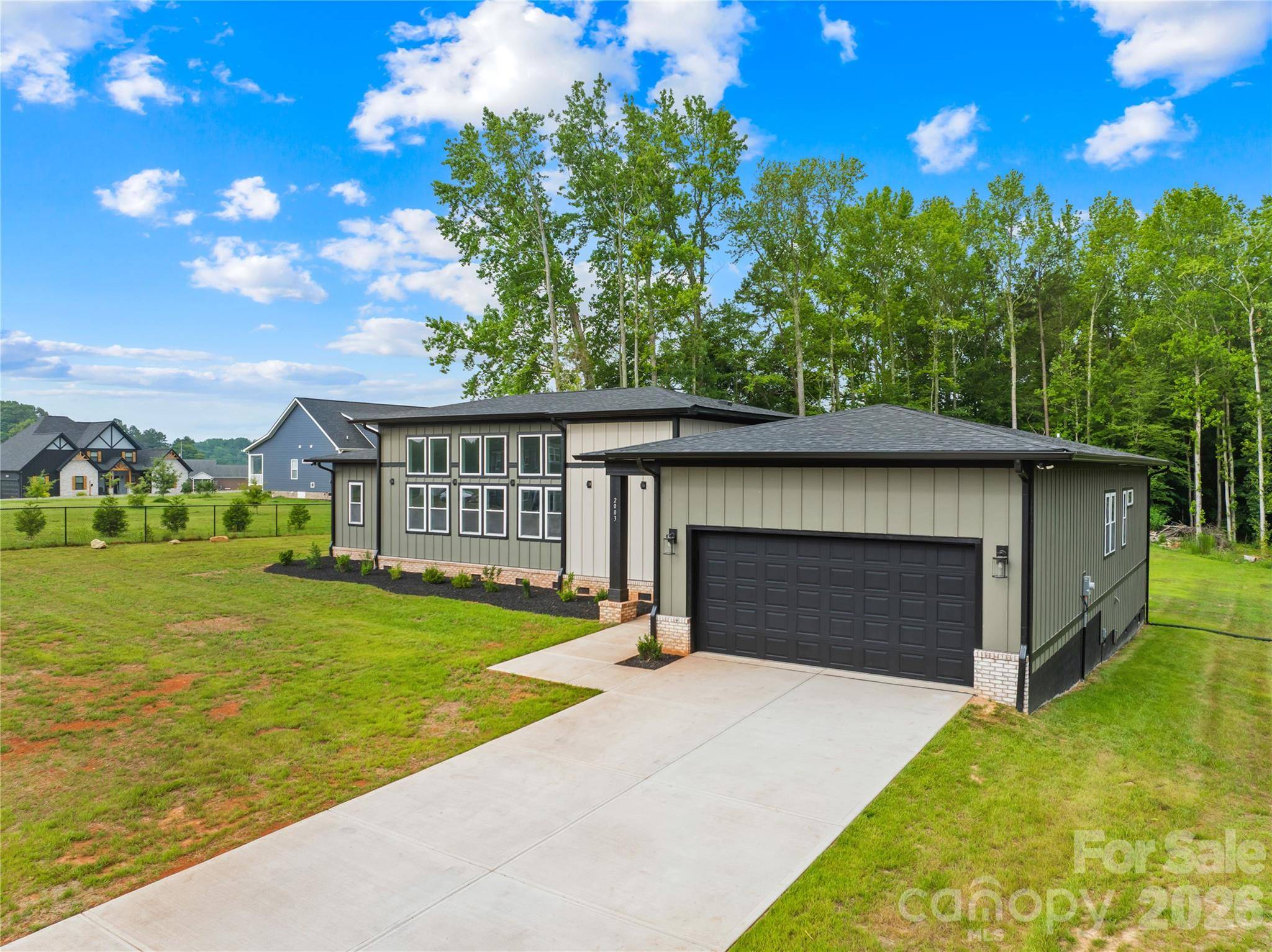 2003 Plain Field DR, Bessemer City, NC 28016