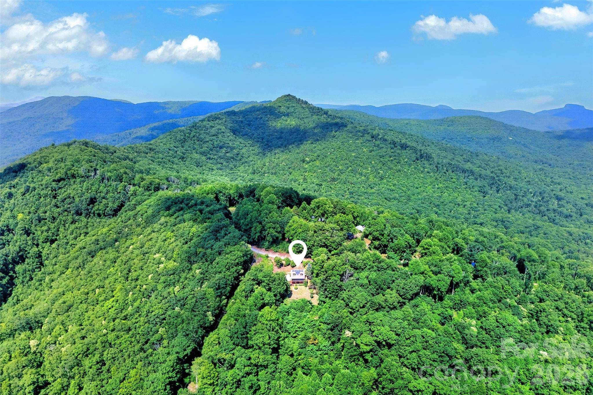 1347 Wipprecht DR, Spruce Pine, NC 28777